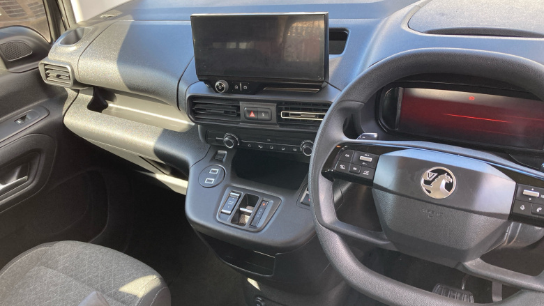 Vauxhall Combo Life 100kW Design XL 52kWh 5dr Auto [7 Seat] Electric Estate